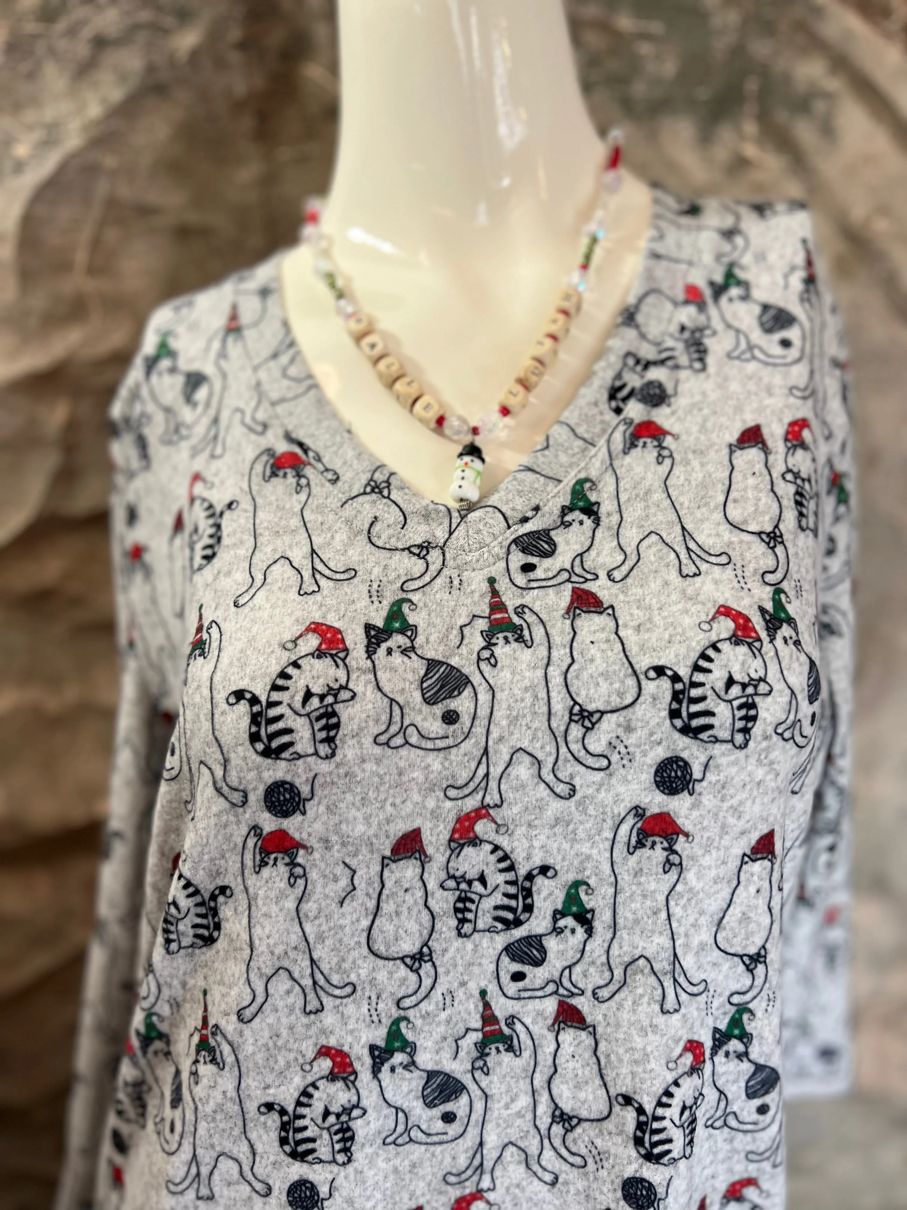 22653 Basic Vneck Holiday Top