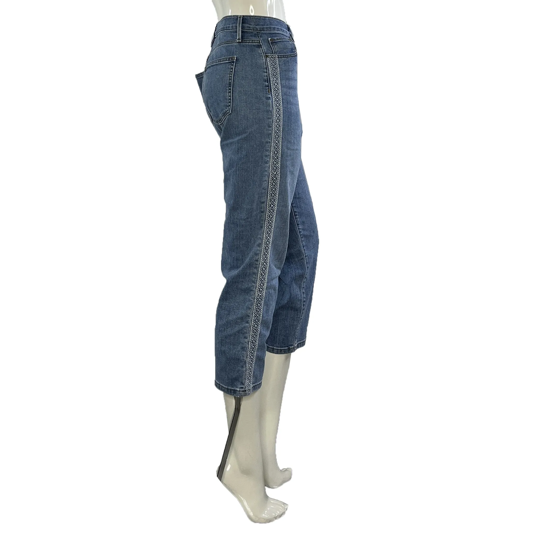 Ann Taylor Denim Capri Jeans Light Blue Size 6 SKU 000423-1