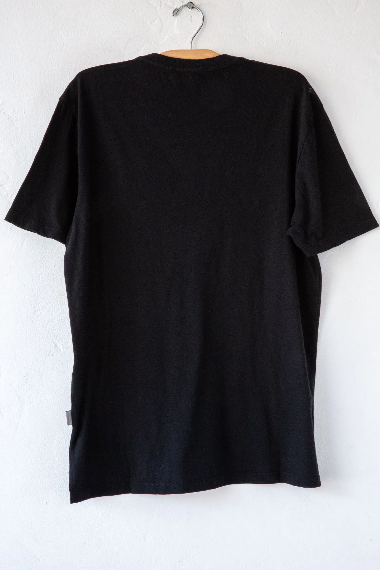 Halar Vneck Tee