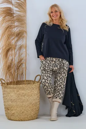 Leicht ausgestelltes Basic-Shirt, schwarz