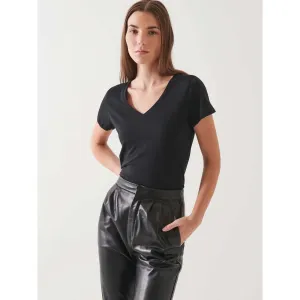 Patrick Assaraf Classic Fit V Neck Black